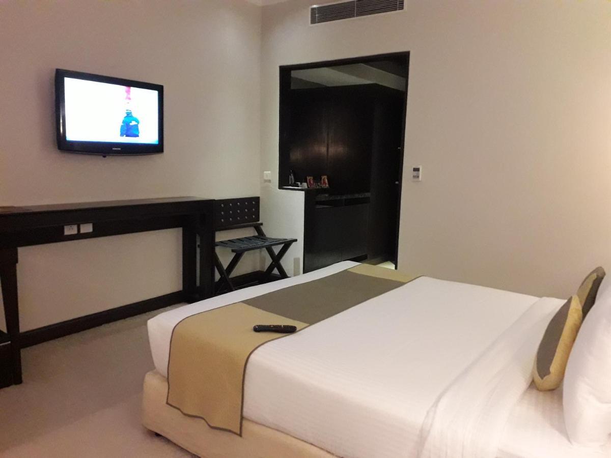 Goldfinch Hotel Delhi Ncr Faridabad Exterior foto